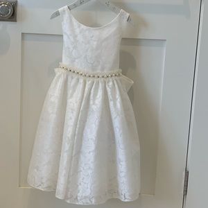 Flower girl dress sz 3/4 lace w slight shimmer pearl rhinestone tulle waist